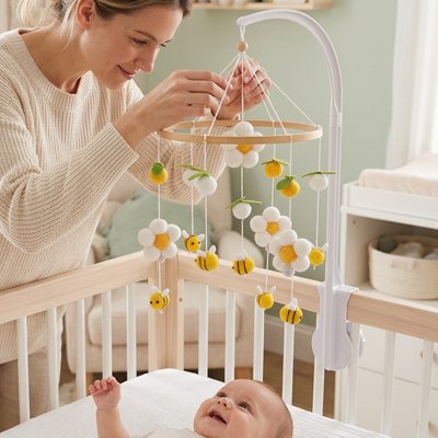 Mobile bébé abeille 2