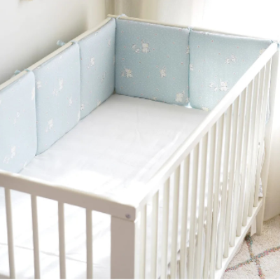 tour-de-lit-bebe-bleu-ciel