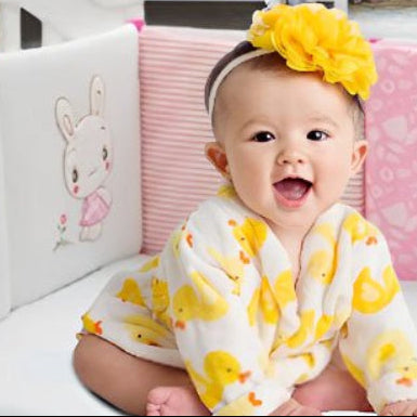 tour-de-lit-bebe-lapins-roses